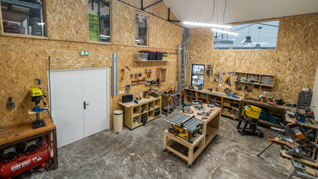 Un atelier de bricolage partagé à Pau