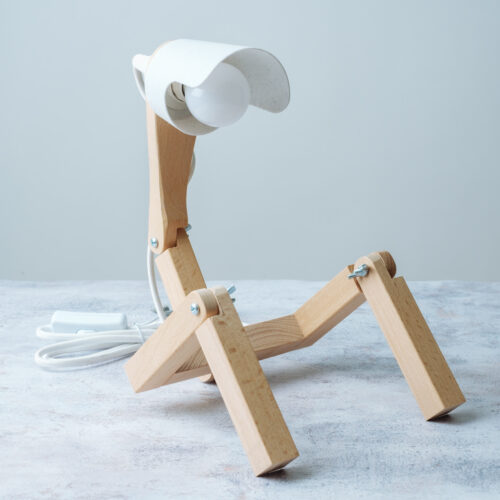 lampe en bois articulée en forme de bonhomme fabrication française à Pau atelier hybride - abat jour en 3D - douille, cable et interrupteur inclus norme CE